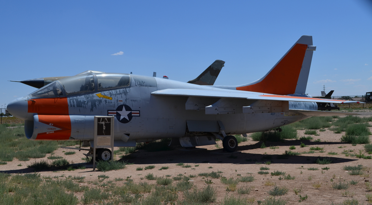 154407/SD-422 Vought TA-7C Corsair II